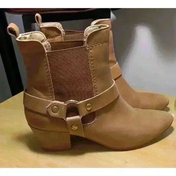 Eram Shoes - ERAM Tan Ankle Leather Boots With A Metal Buckle Almond Toe Size Size 38/7½
